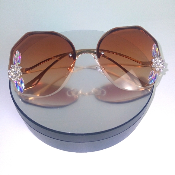 Accessories - Rhinestone Rimless Brown & Gold Polygon  Gradient Color Sunglasses New